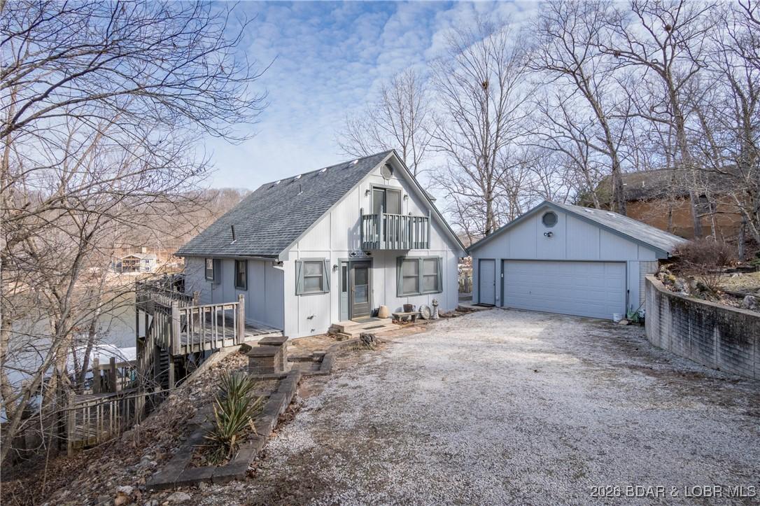 Image 4: House w/detached 2 car garage