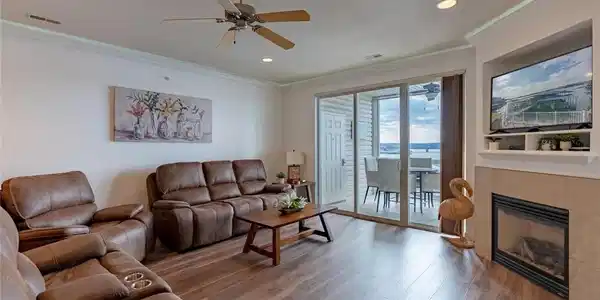 1225 Lands End Parkway