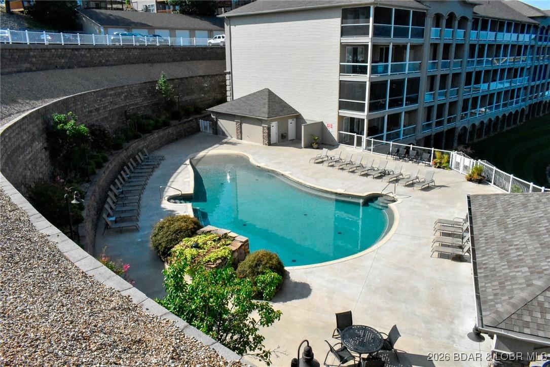 Image 4: Lands End pool