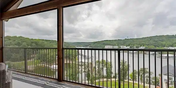 Image 3: The Best view in the complex of a quiet protected
