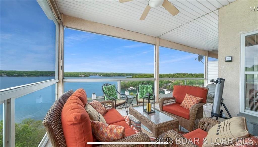 92 Emerald Bay Drive, Lake Ozark, MO lhrmls01949796