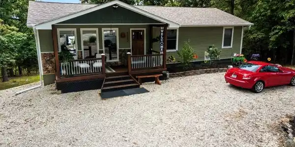 5592 Horseshoe Bend Parkway