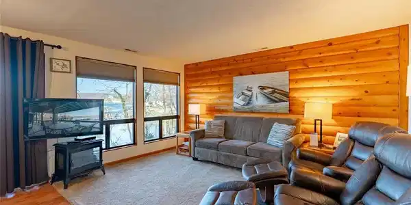 178 Lone Oak Point