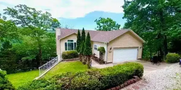 5738 Pinnacle Court