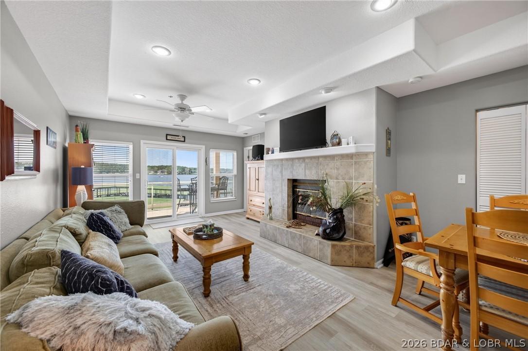 Image 3: Living Room