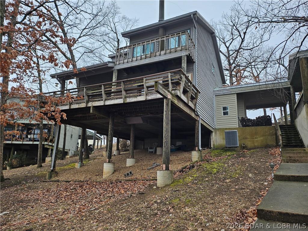 Image 2: Cove side view of townhouse