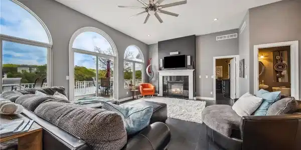 4595 Sunset Drive