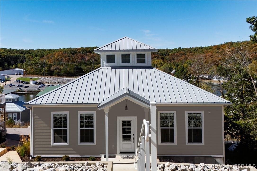 Image 1: Virtually painted exterior
