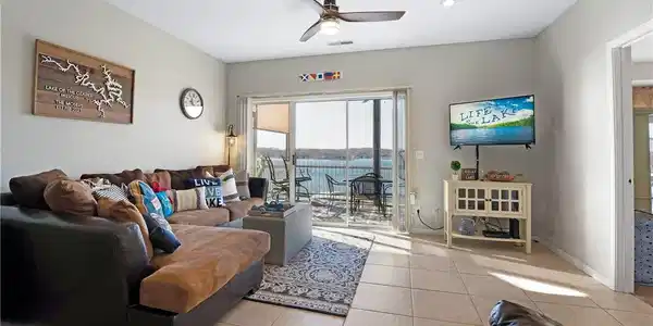 803 W Harbour Towne Drive