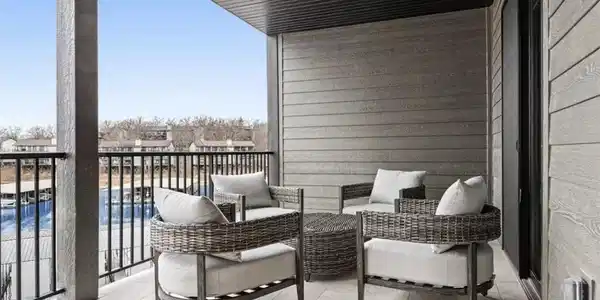 Image 4: Large covered deck is perfect for lakeside loungin