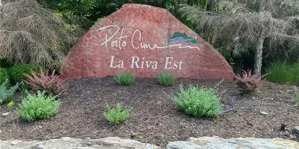 1371A Via Del Lago Drive