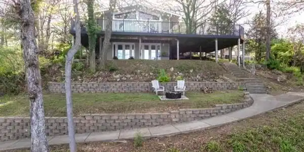 30 Lockwood Road