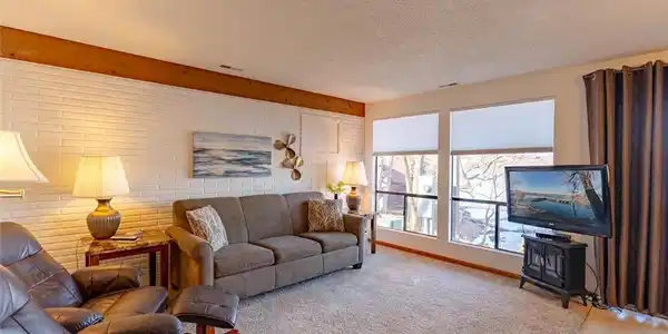 178 Lone Oak Point