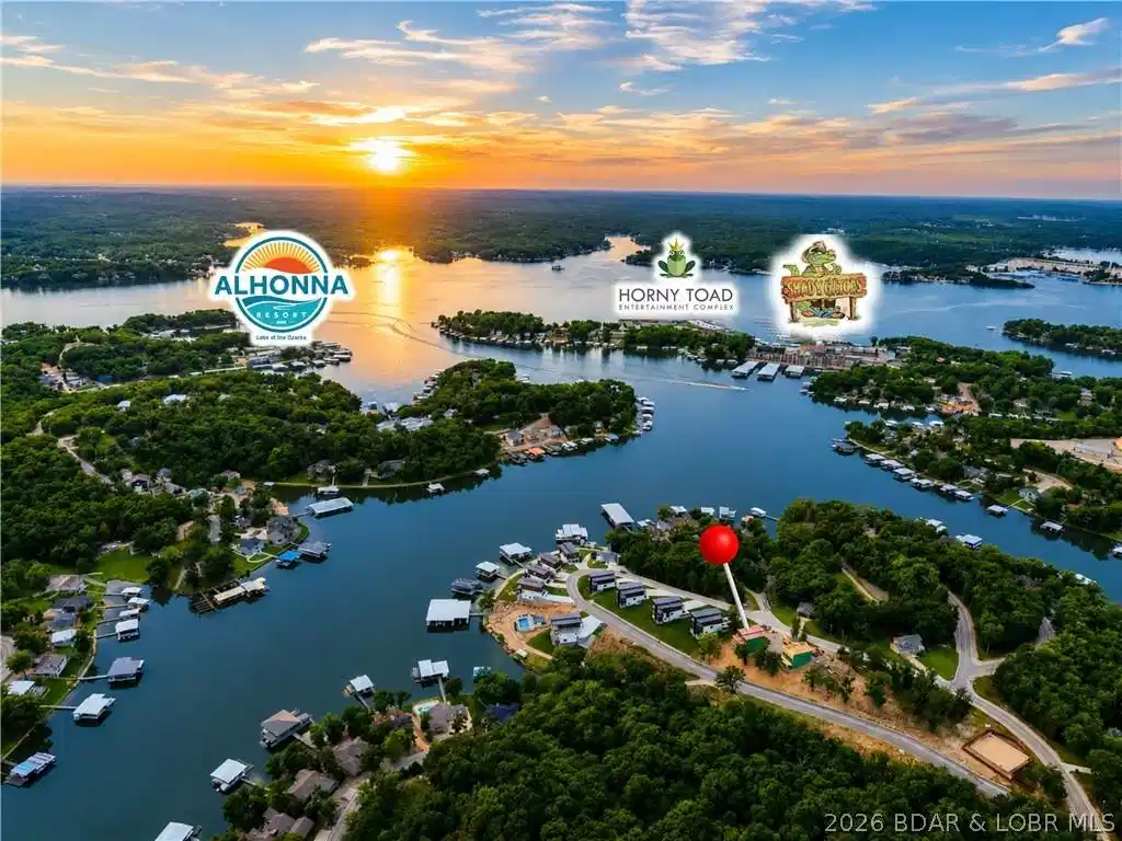 Image 1: Great location by land and water at 8 mile marker