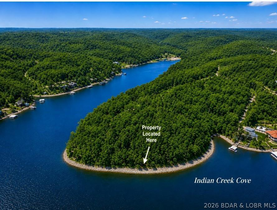 Image 2: PRIME SOUTH FACING POINT! BIG COVE