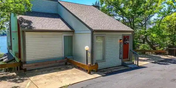 61 Topsail Place
