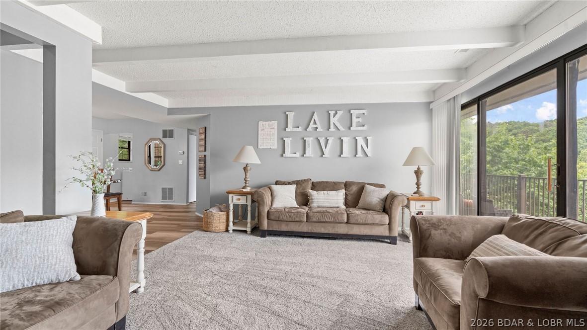 Image 4: Living Area