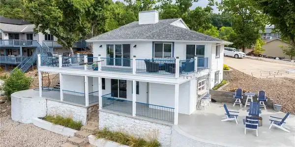 22 Emerald Lane