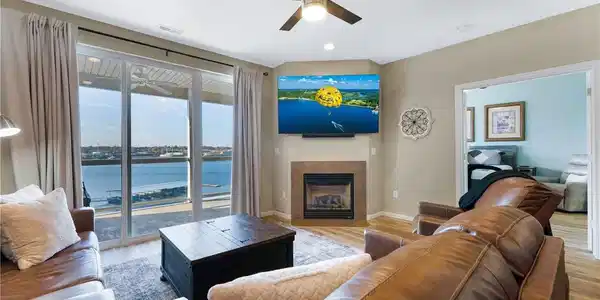 1215 Lands End Pkwy