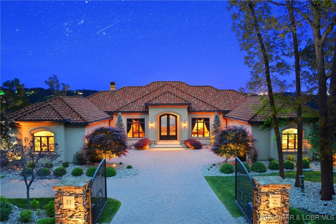 Image 1: Prestigious Gated Waterfront Estate in Porto Cima.