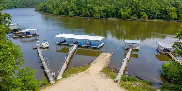 Image 4: Community boat ramp and dock