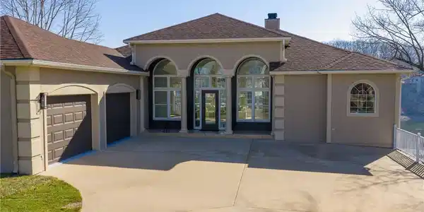 Image 2: Beautiful architectural style at the premier Muirf