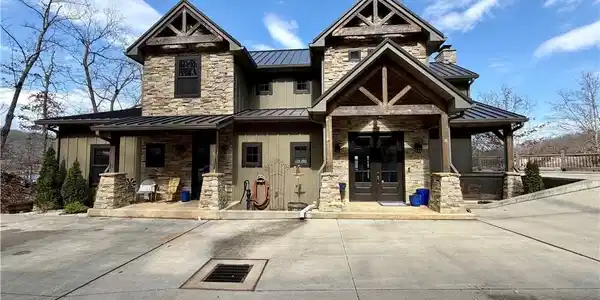 7685 Eagle Bay Drive