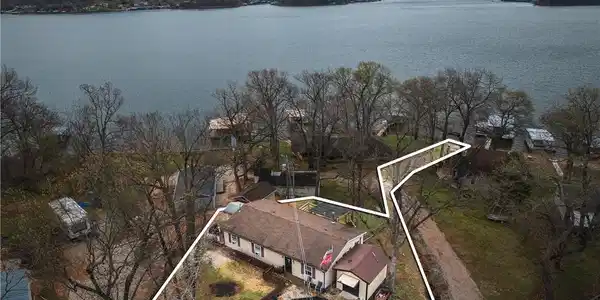 15 Allen Circle