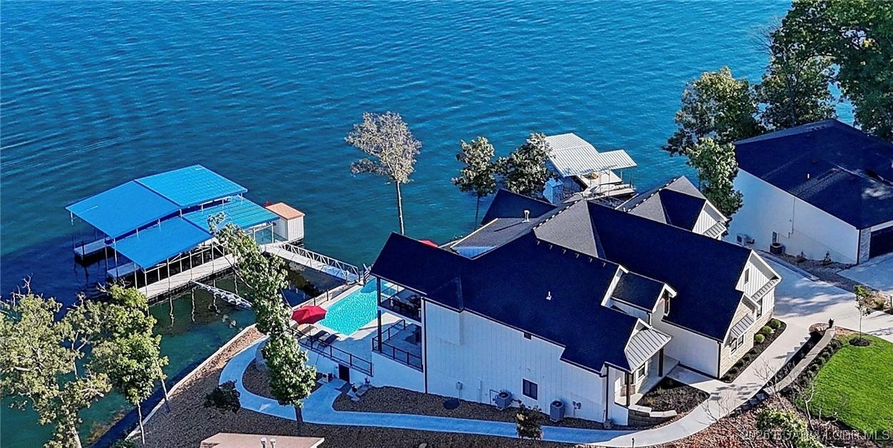 Image 3: Porto Cima luxury lakefront haven