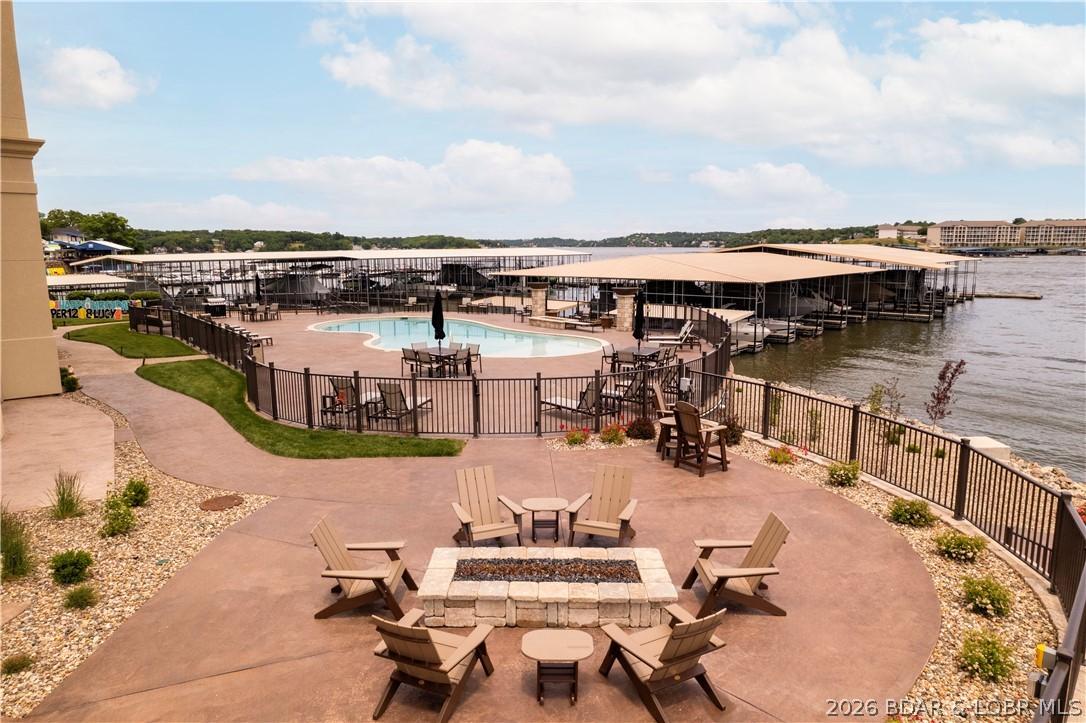 Image 4: The complex is well maintained and offers several