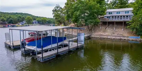 942 Pleasant Valley Drive