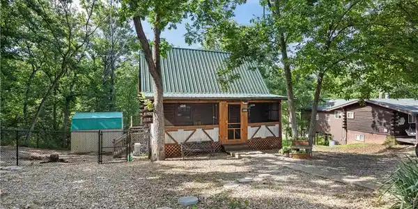 1886 Bittersweet Road