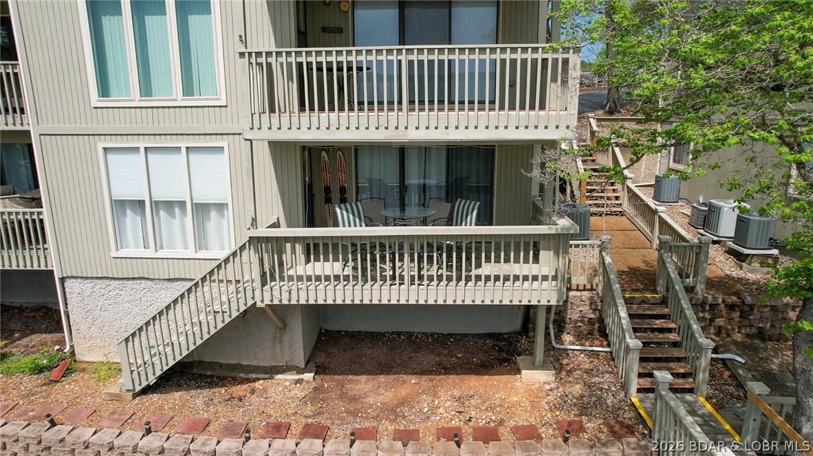 Image 4: End unit w/private steps right to lakefront boardw