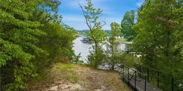 424 Island View Lane