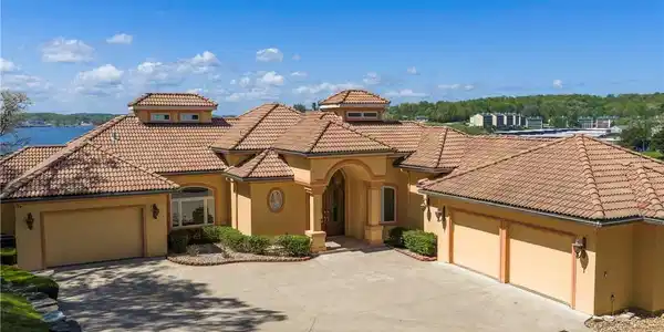727 Regency Cove Drive