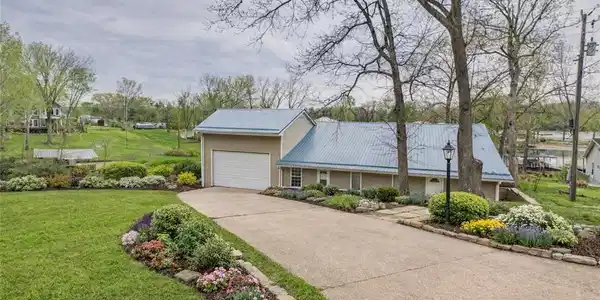 3760 Dogwood Drive