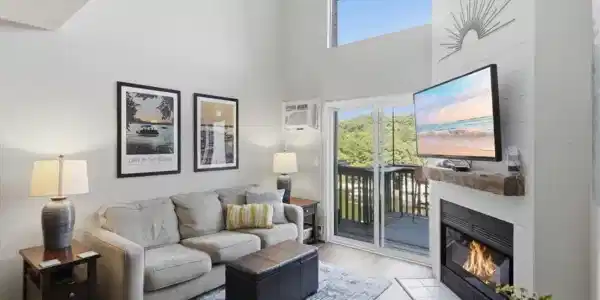 37 Hampton Bay