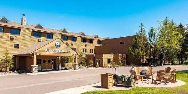 1521 Superior Shores