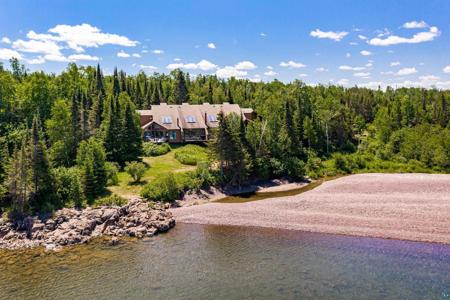1555 Superior Shores