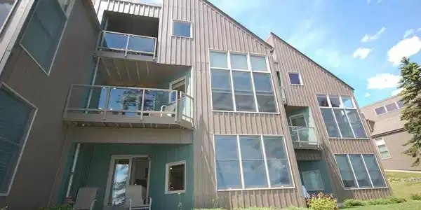 40 Surfside Dr