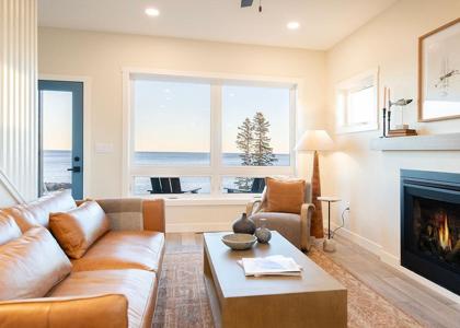 114,116 E Lakeview Dr