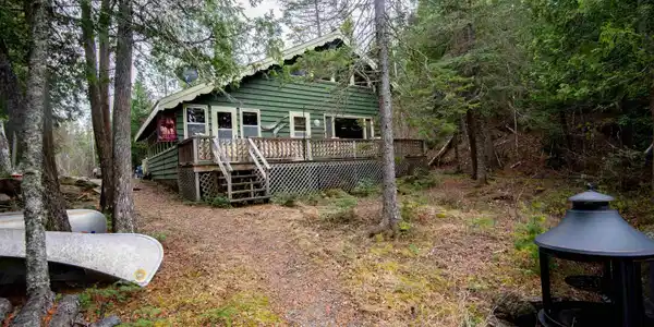 98 Voyageurs Point Rd
