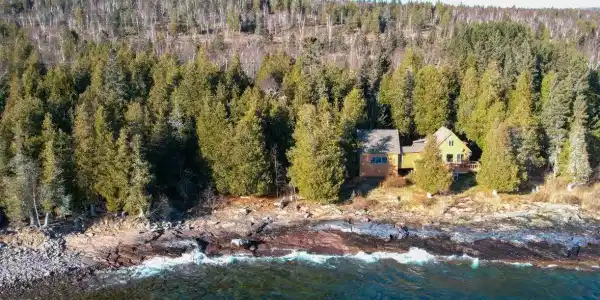 4490 Cascade Beach Rd