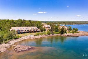 1624 Superior Shores