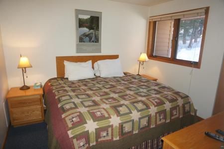 1596 Superior Shores
