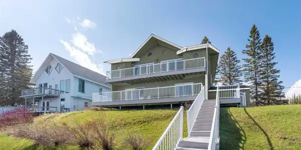5404 North Shore Dr