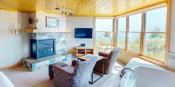 40 Surfside Dr