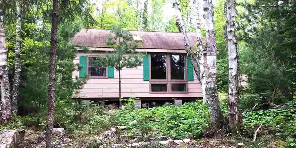 9285 Elbow Lake