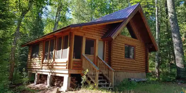 8086 Long Lake Rd