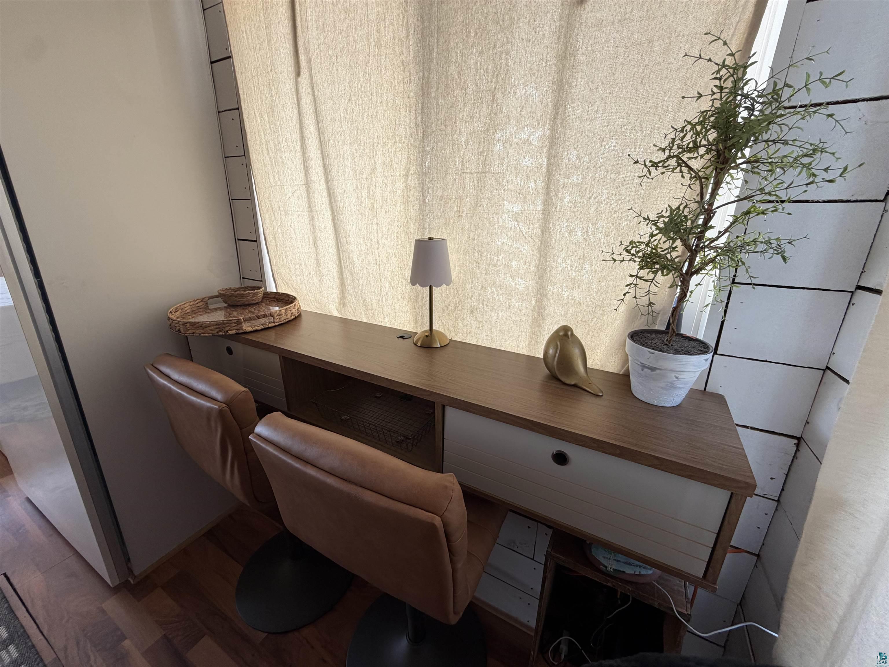 Image 3: Breakfast Bar